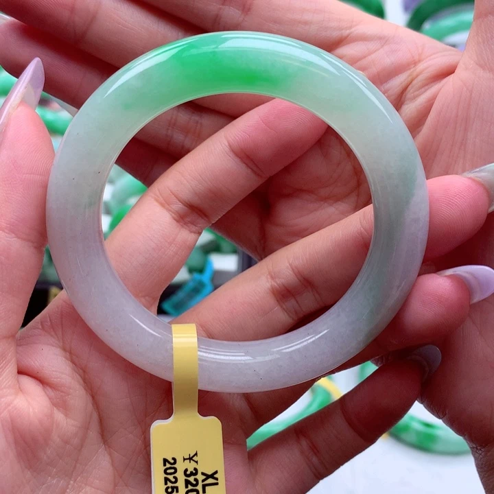未镶嵌手镯翡翠翡翠
