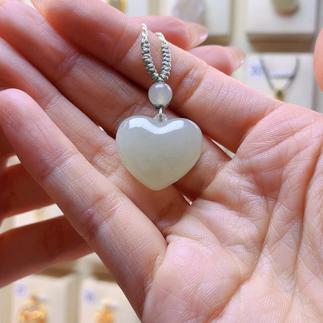 和田玉吊坠(赠链)未镶嵌沐*