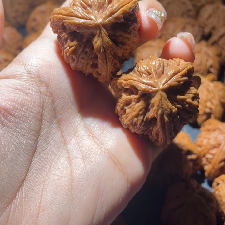 金***天文玩核桃吊坠南疆