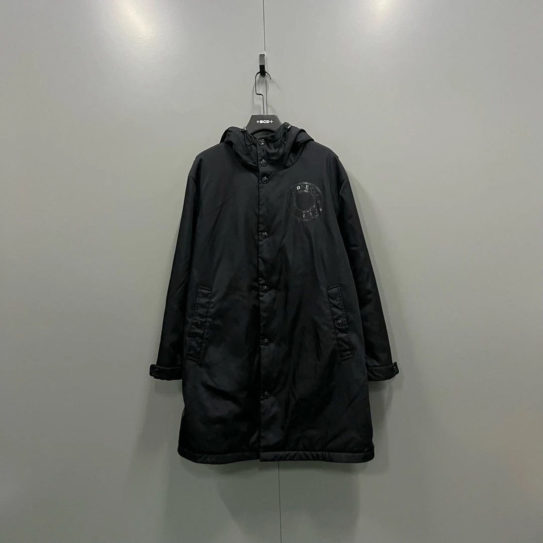 95新 BURBERRY/博柏利 （jp）304 黑色徽标印花连帽大衣 L码