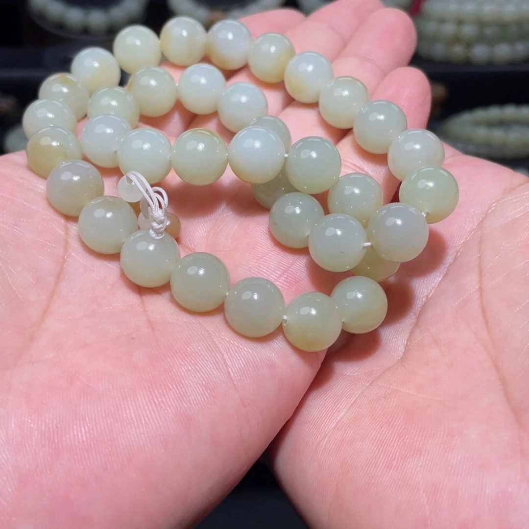 H****和田玉（糖玉）未镶嵌颈饰