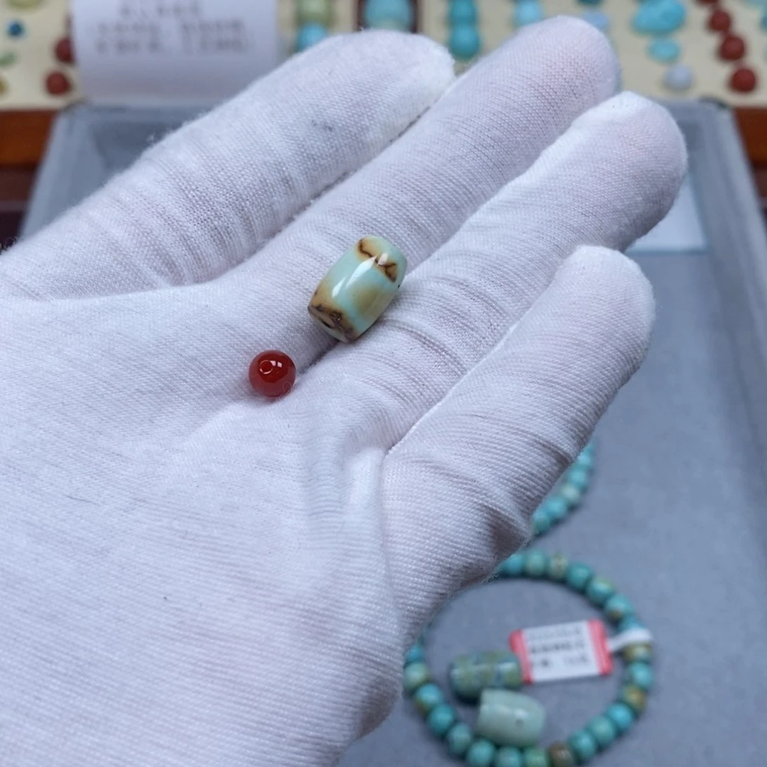 南红玛瑙配饰未镶嵌