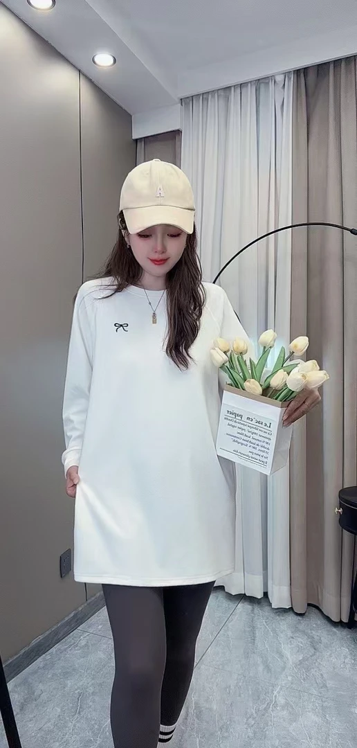 白色纯棉圆领长袖T恤春季内搭打底衫慵懒松弛感中长款上衣宽松