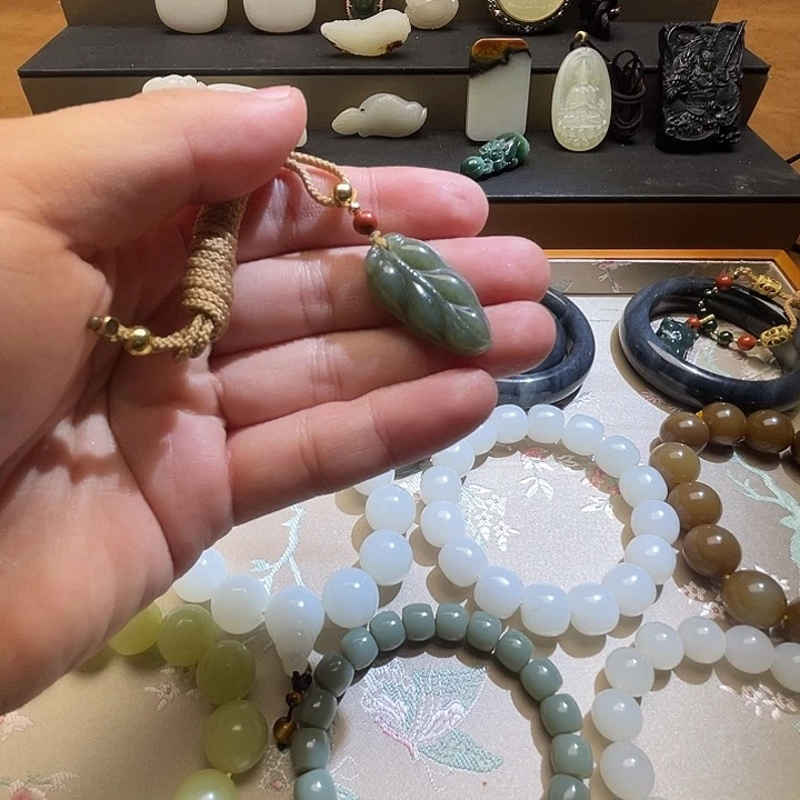 颈饰未镶嵌和田玉