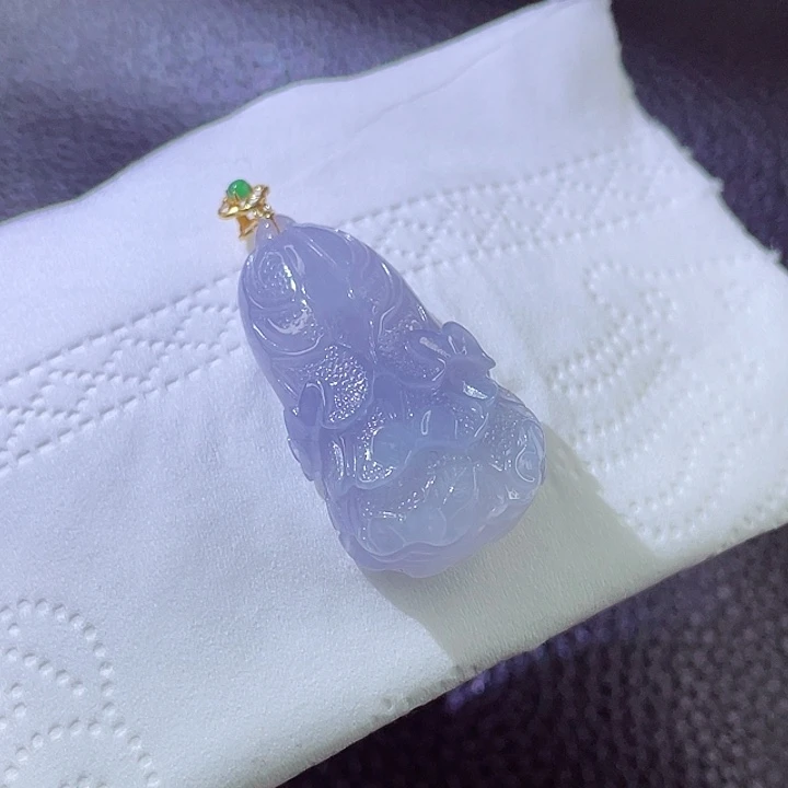 翡翠颈饰18K金镶嵌翡翠