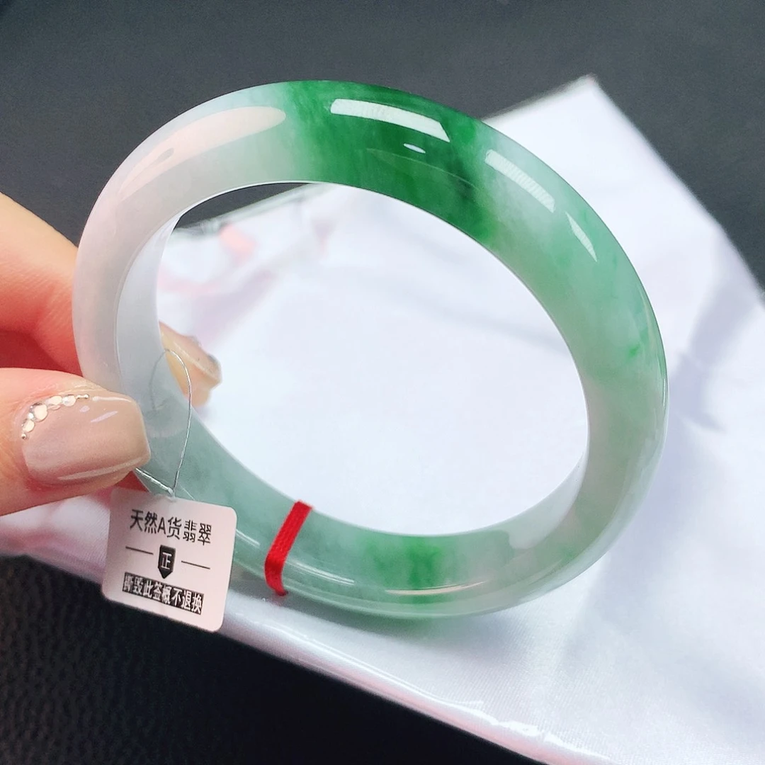 翡翠手镯未镶嵌57圈