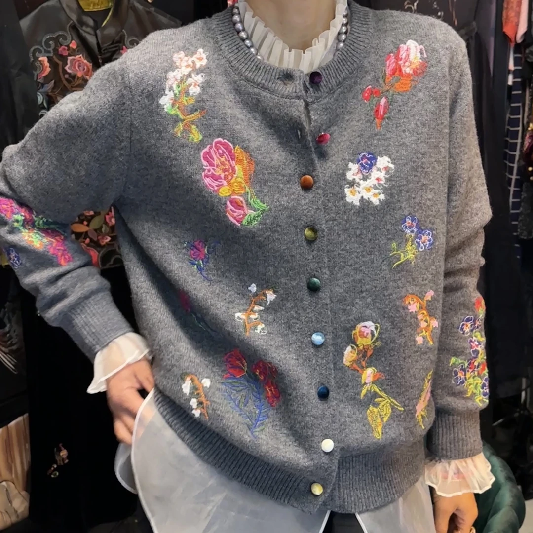 【朱帝高品】高级针织重工刺绣朦胧灰设计款毛衣
