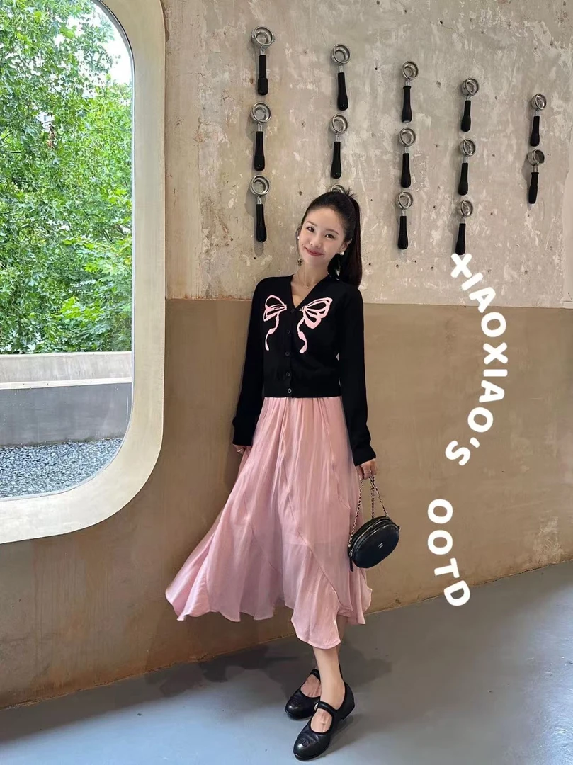 2025秋季新款韩系慵懒松弛感蝴蝶结针织上衣粉色不规则半身裙套装