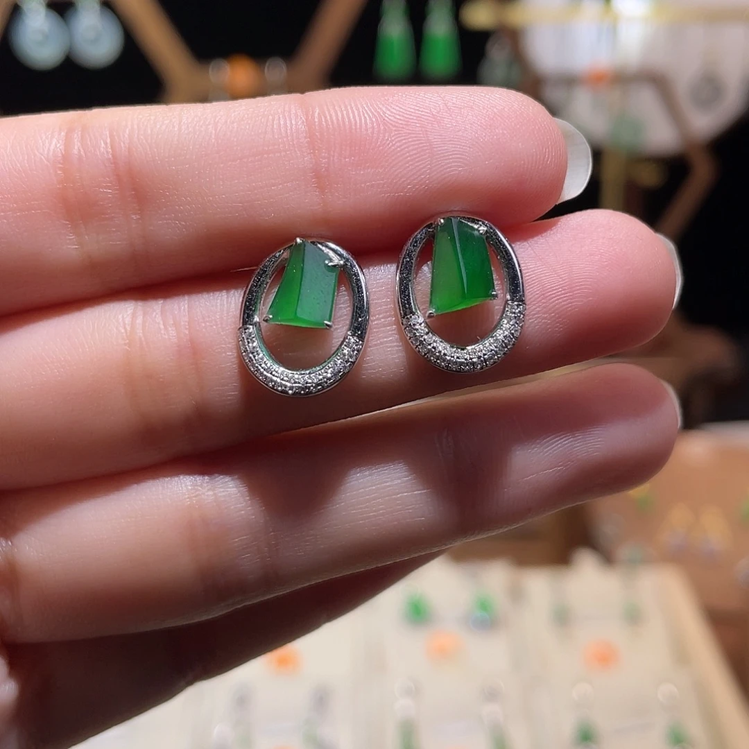 翡翠18K金镶嵌耳饰