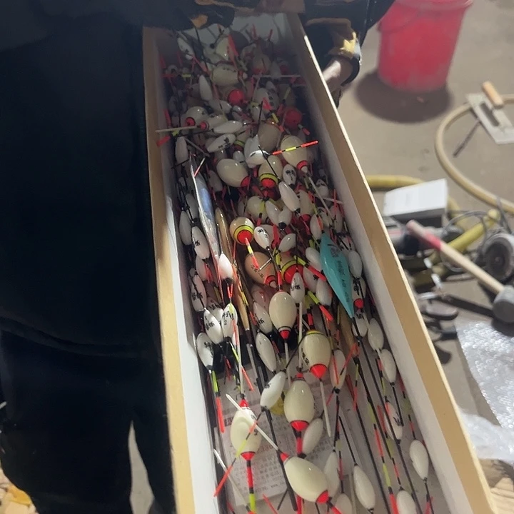 冰钓票随机发5支、粉丝发6支