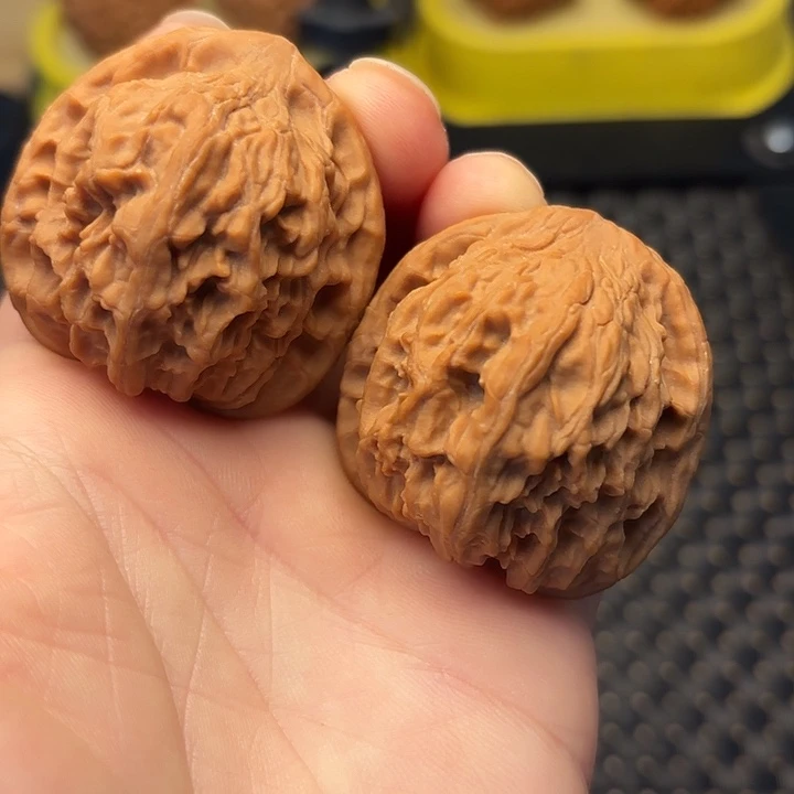 吊坠文玩核桃40红皮红狮子头