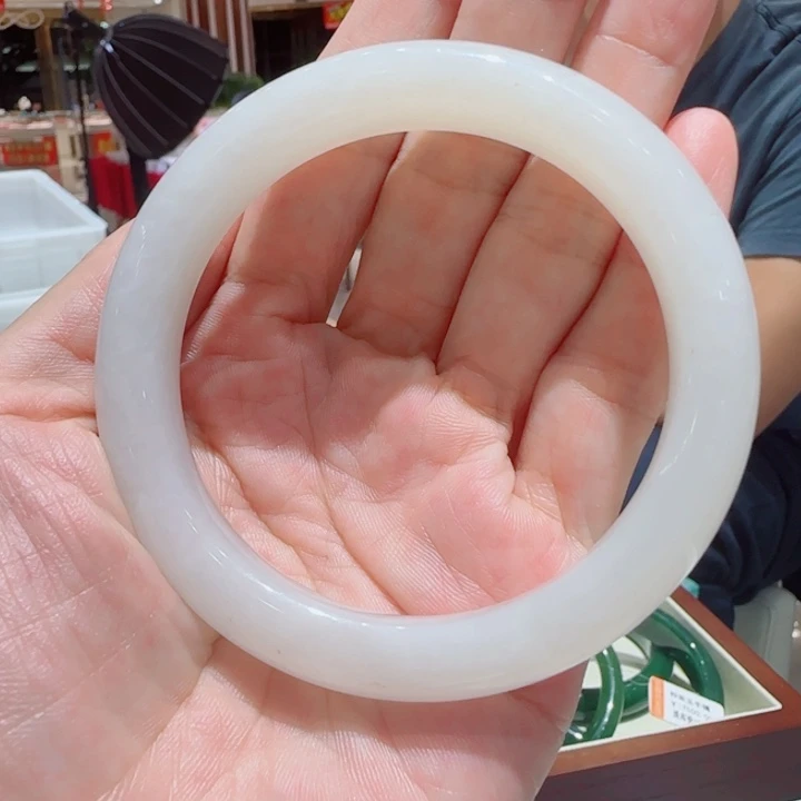 未镶嵌手镯和田玉48