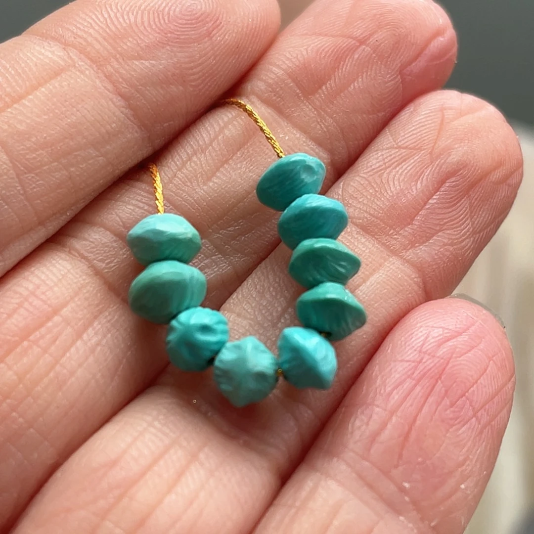 绿松石未镶嵌颈饰