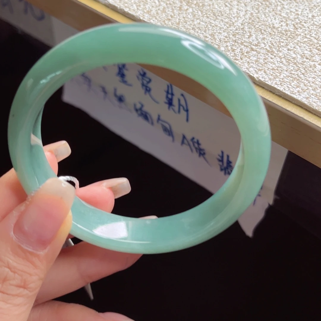 未镶嵌手镯翡翠手镯