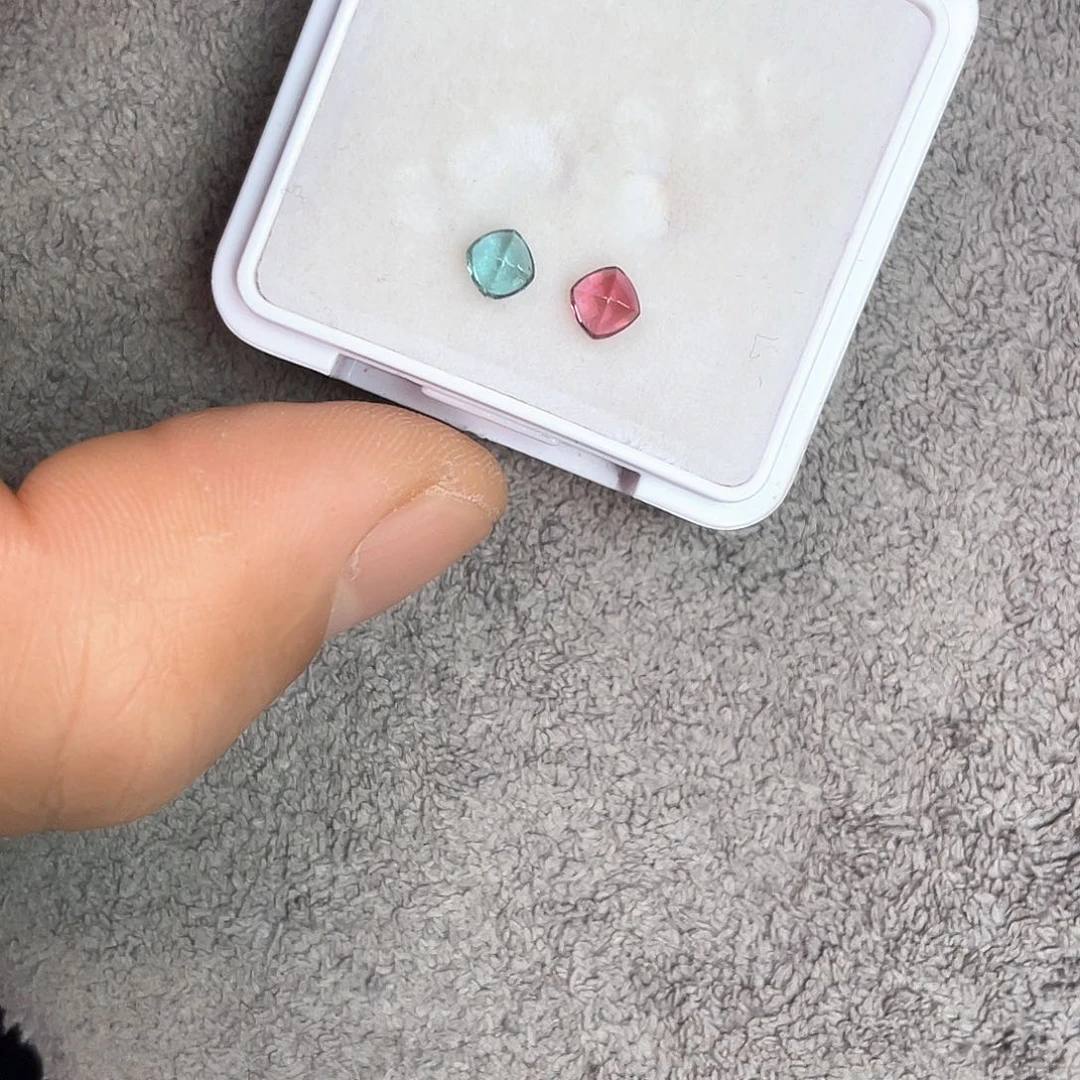 裸石未镶嵌碧玺一对