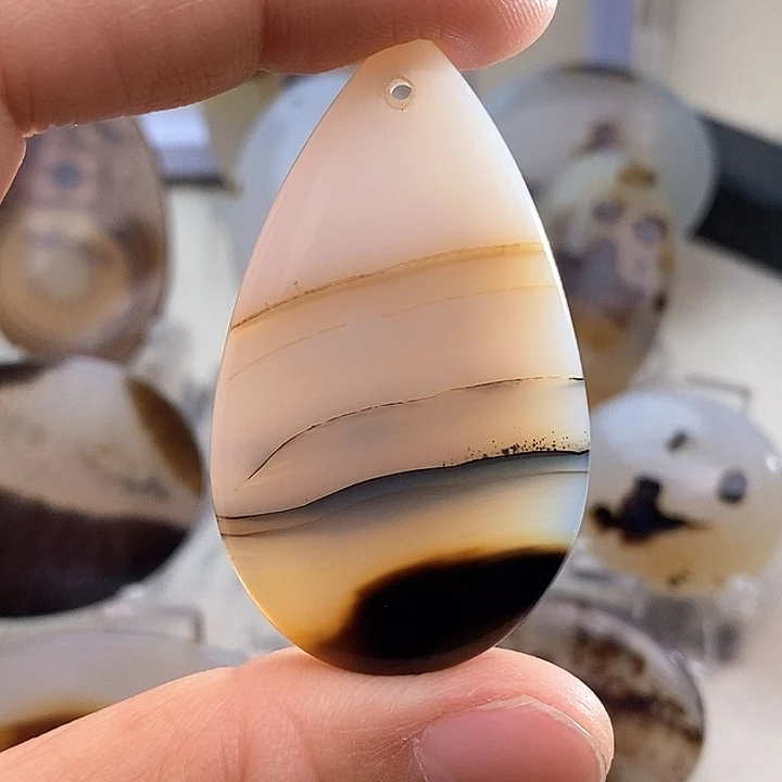 玛瑙/玉髓颈饰未镶嵌