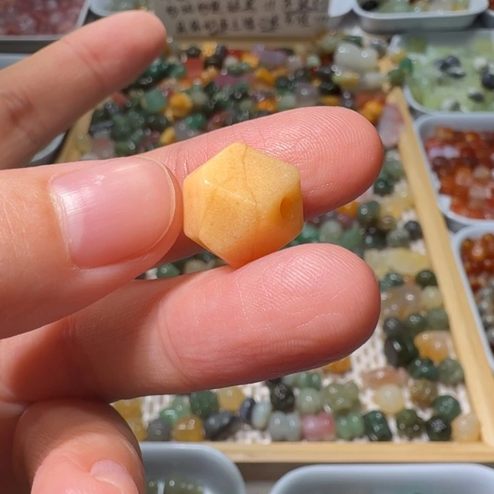 和田玉未镶嵌珠宝半成品