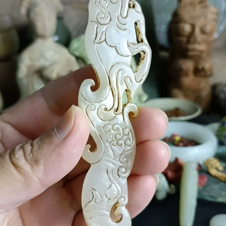 盘白玉兽，玉质温润