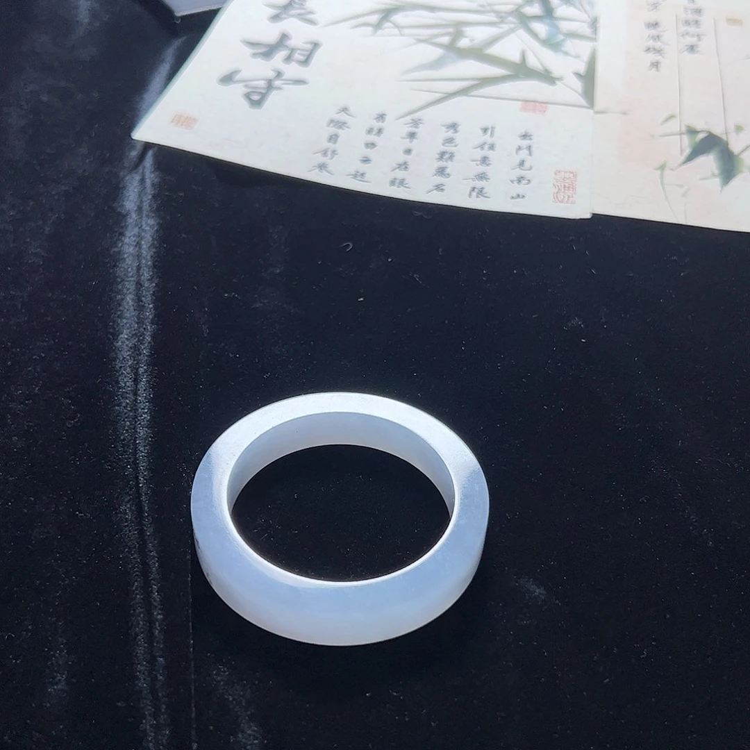 熊***u定制翡翠未镶嵌天然翡翠手镯