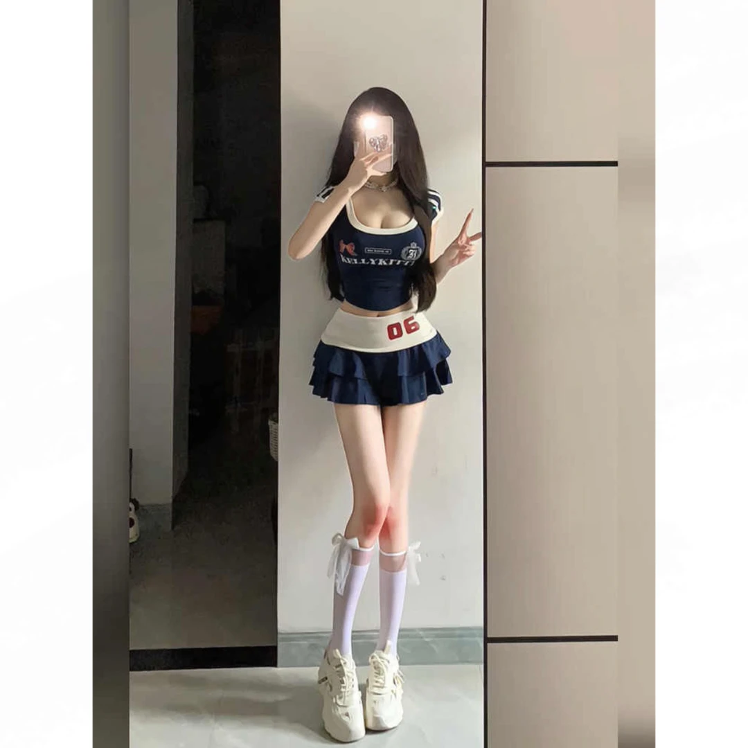 美式V领短款t恤短袖女夏辣妹开春设计感上衣运动风短裙