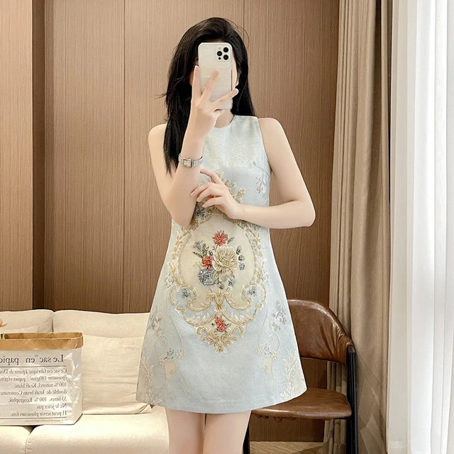 新中式钉珠国风旗袍连衣裙女夏季2025新款高级感气质无袖背心裙子