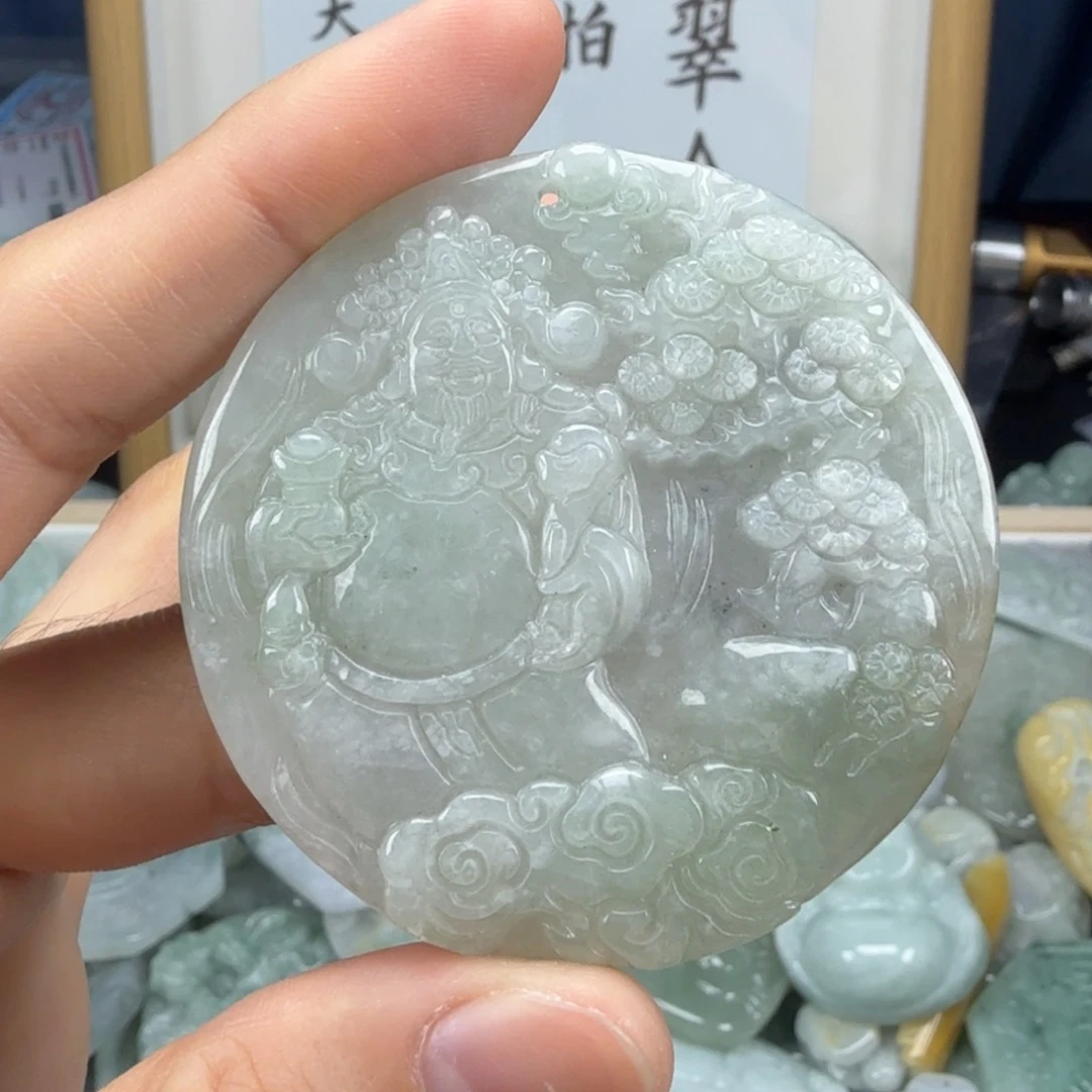 翡翠挂件未镶嵌翡翠