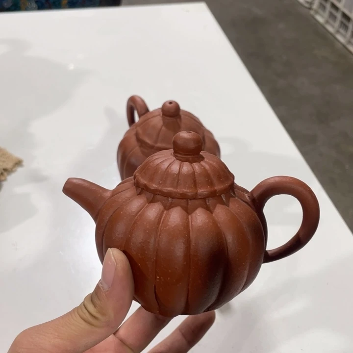 紫砂茶壶老厂紫砂壶一件。