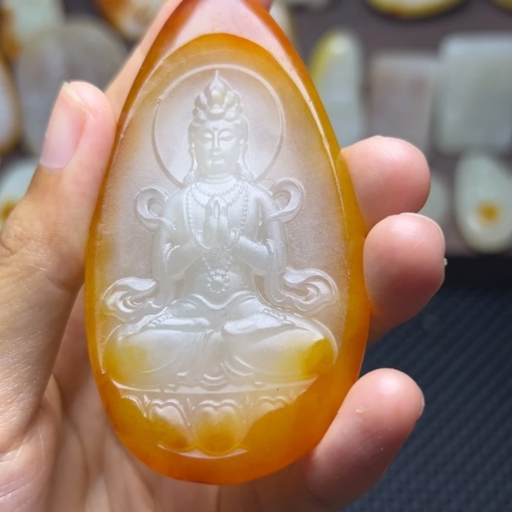 颈饰未镶嵌和田玉