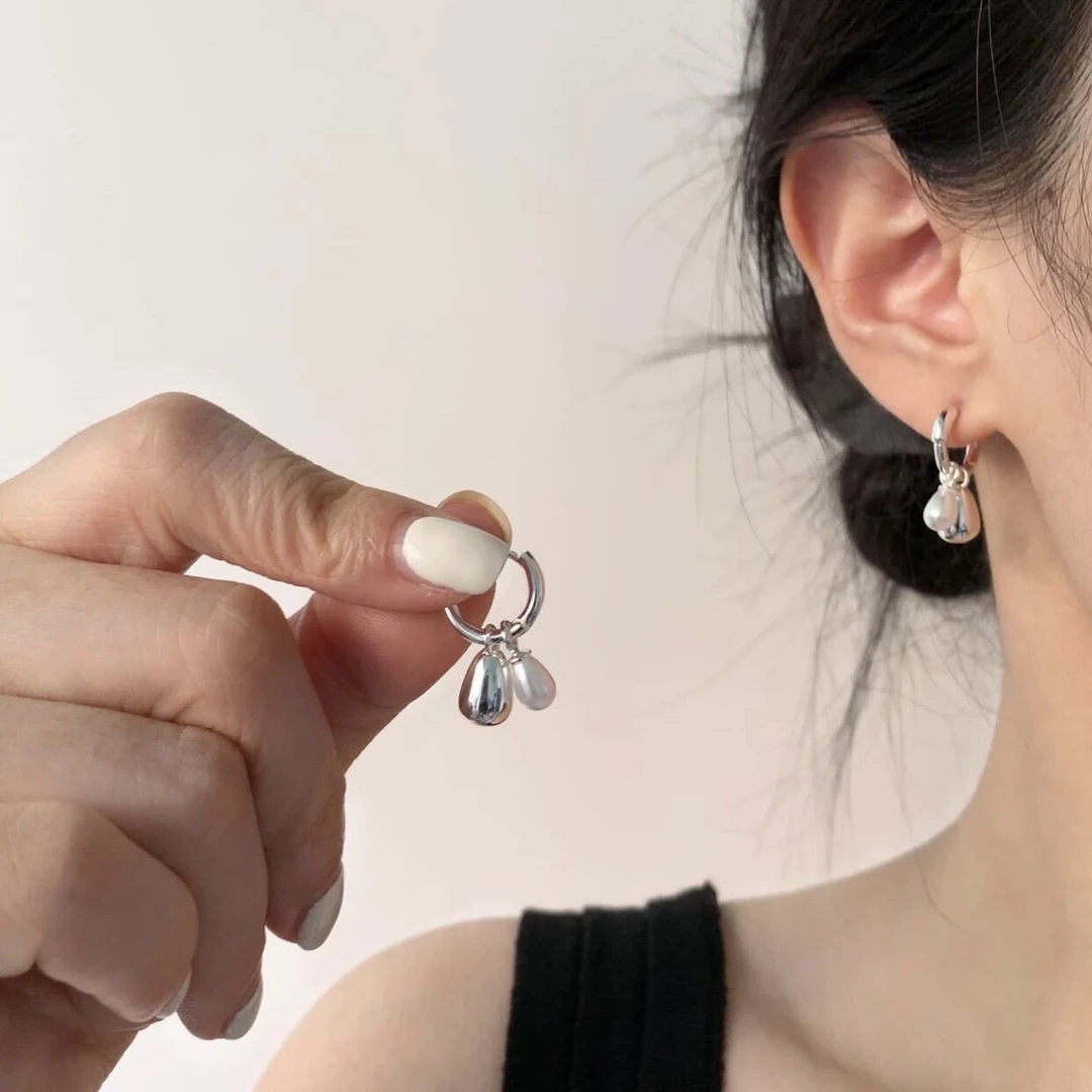 水滴显脸小时尚耳环圈圈圆脸适合的素圈耳钉日常通勤百搭耳饰