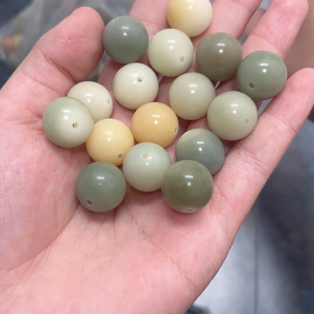 白玉菩提吊坠q/14.75mm/50青提