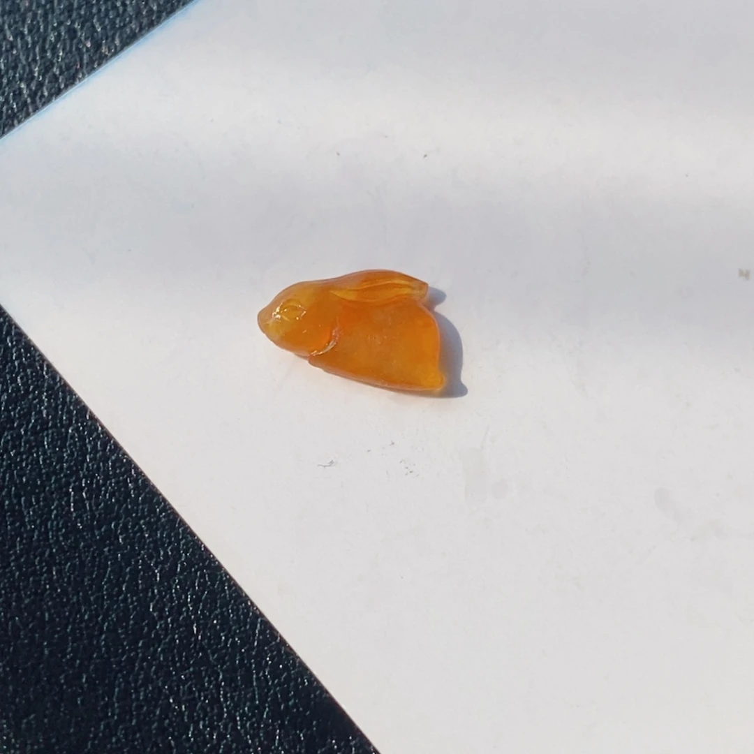 定制翡翠未镶嵌兔子