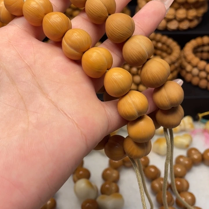 不***生吊坠猴头核桃全品拉丝屁桃2条