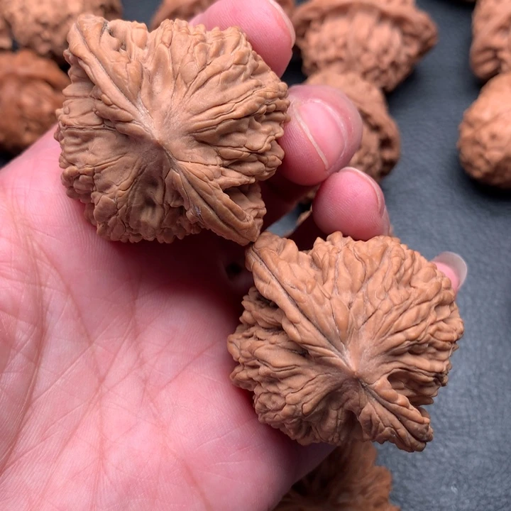 文玩核桃吊坠双*狮子头