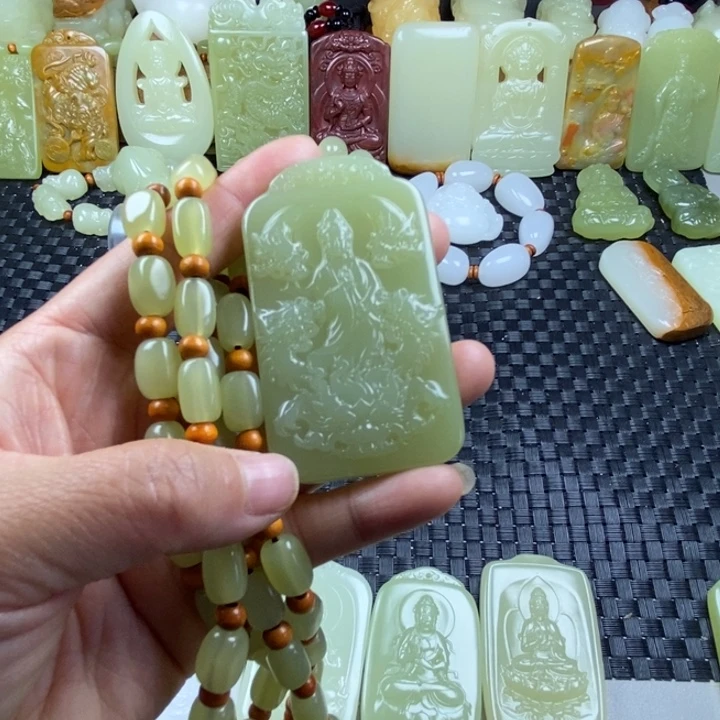 昆仑料九龙观音牌