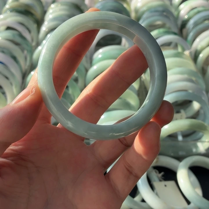 翡翠未镶嵌手镯翡翠手镯
