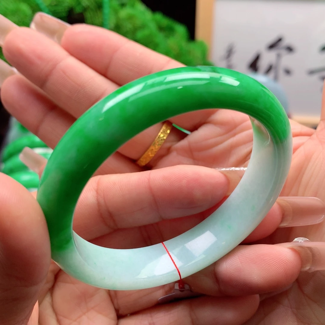 未镶嵌手镯翡翠缅甸