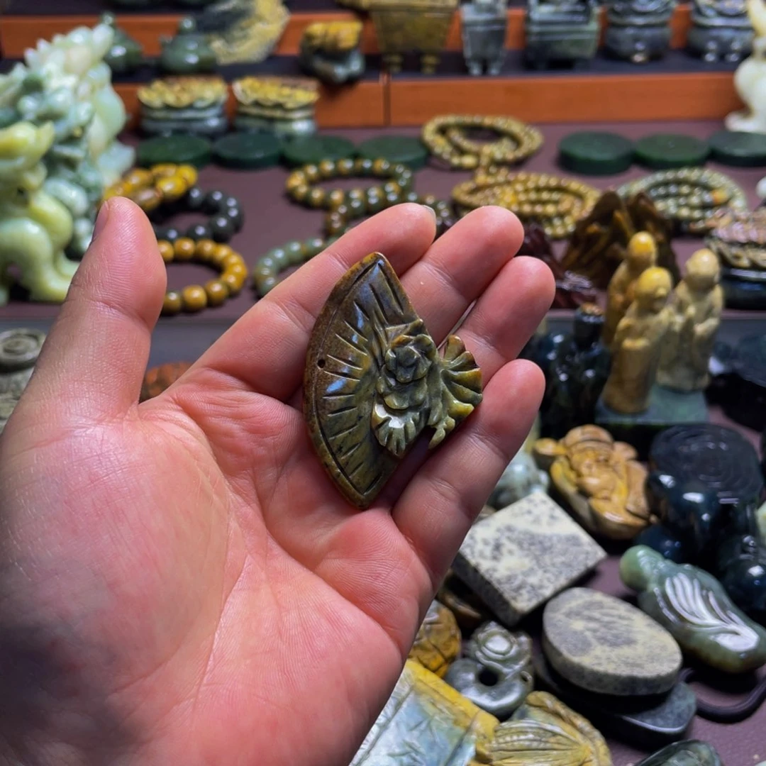 【闪购商品】未镶嵌岫岩河磨玉（透闪石质玉）挂件