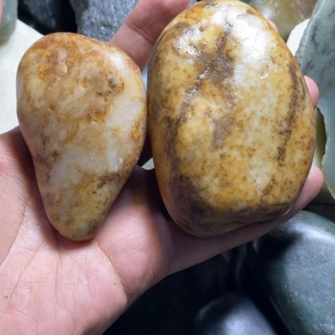 未镶嵌和田玉（糖玉）挂件天**华