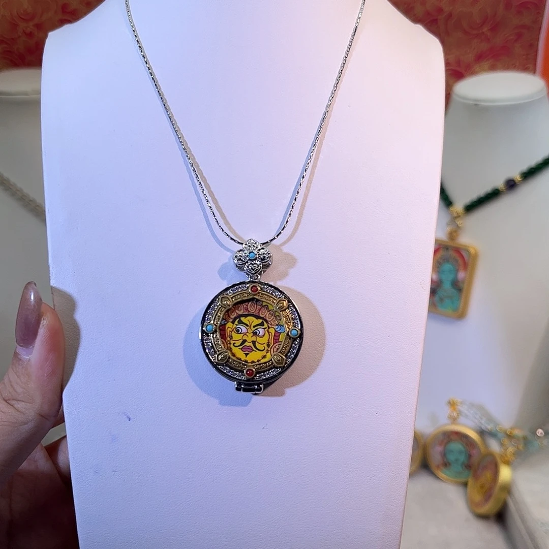 吊坠黄财手绘唐卡