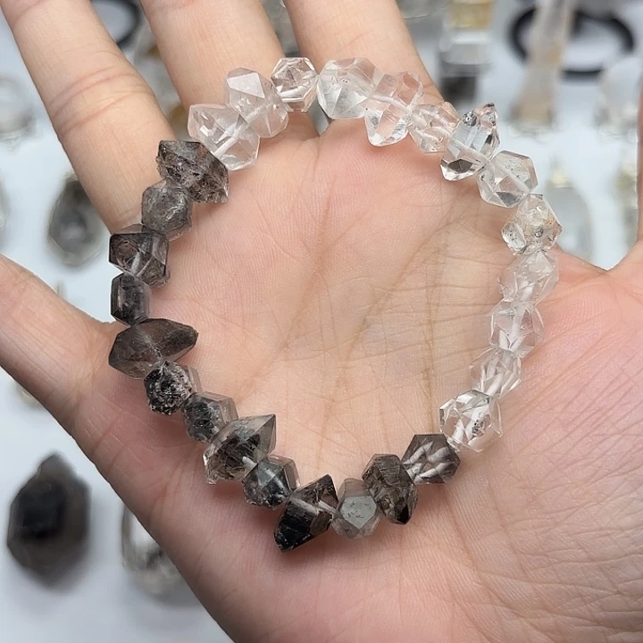 水晶手串未镶嵌闪灵钻手串