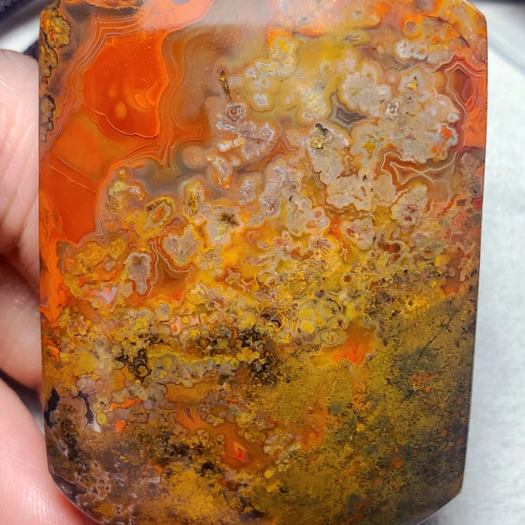 正***存玛瑙/玉髓未镶嵌战国红