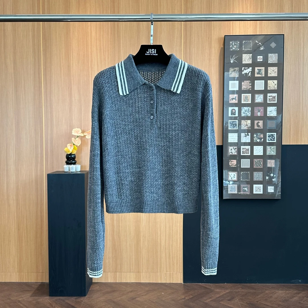 JISI 灰色翻领针织长袖上衣-MZ24682