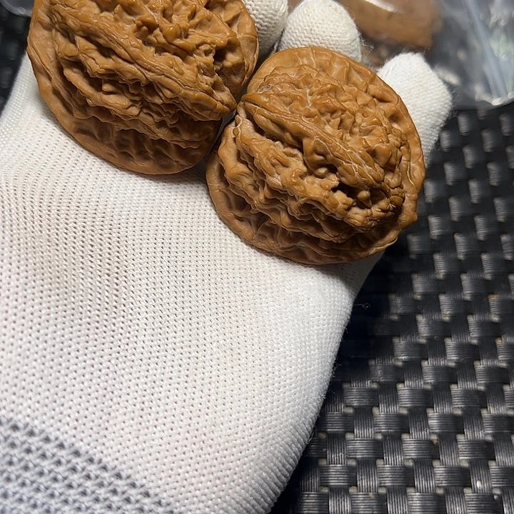 文玩核桃吊坠汉高虎