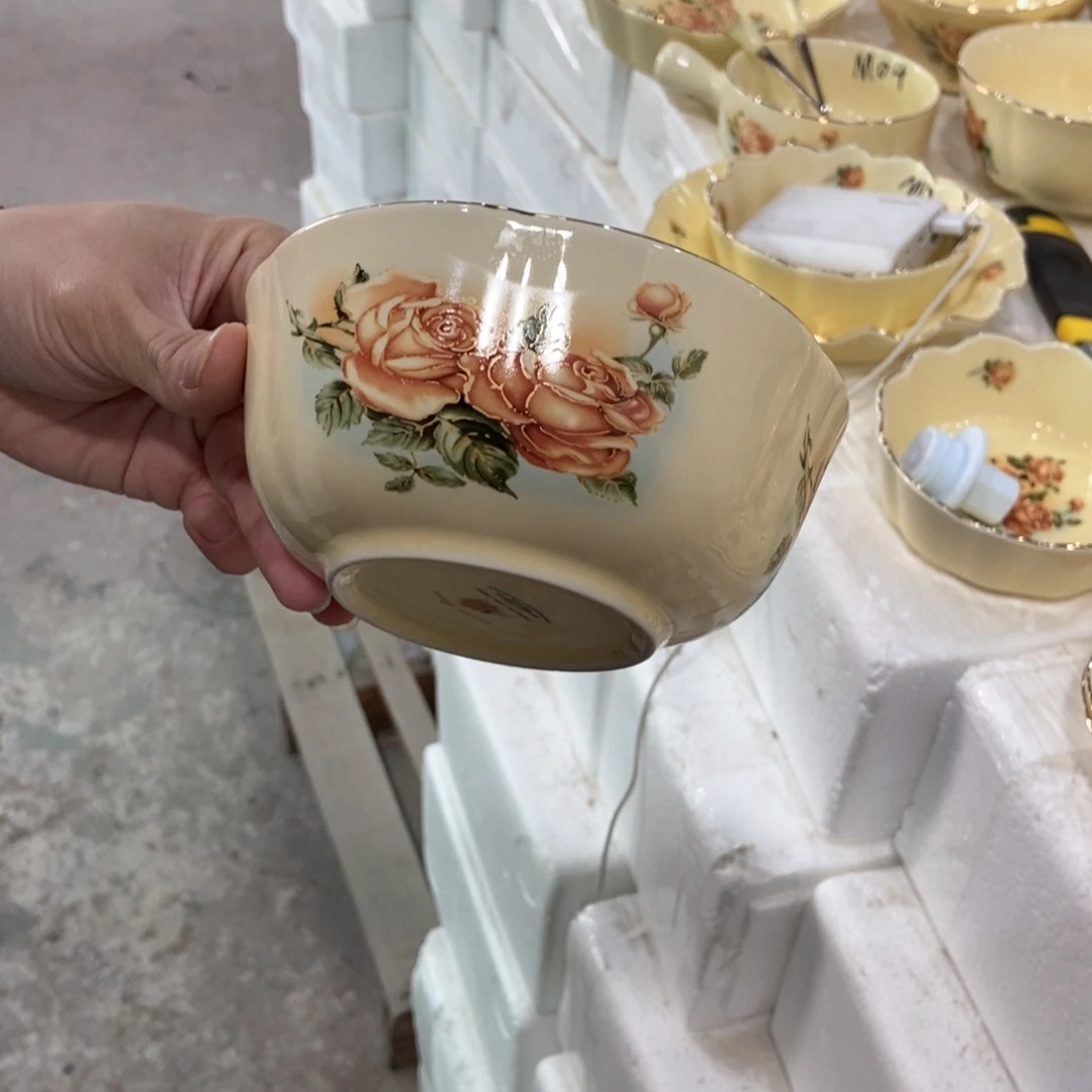 星博陶瓷………………………………11