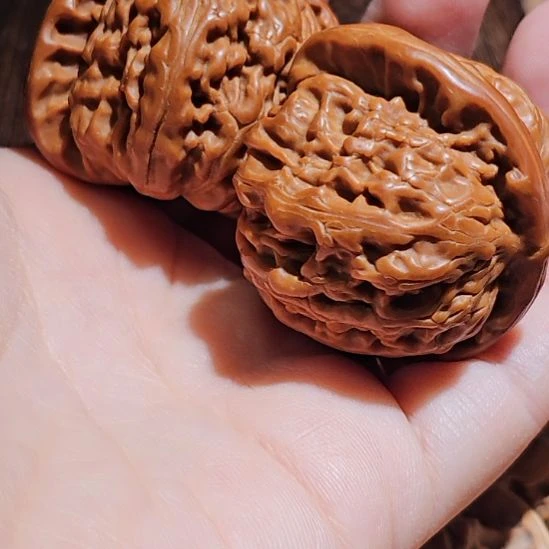 奔***子文玩核桃吊坠40白狮子