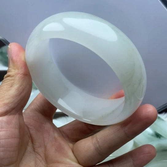 未镶嵌手镯石英质玉（金丝玉）