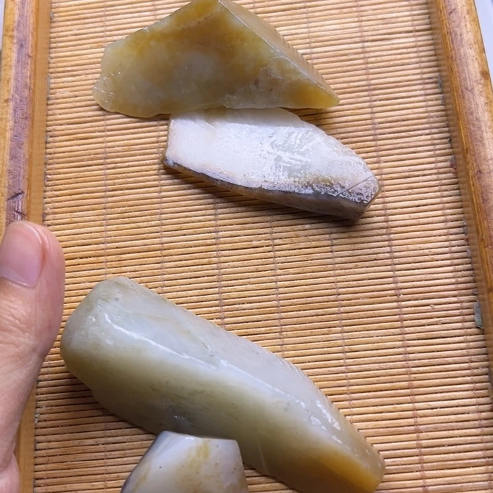 和田玉未镶嵌珠宝半成品