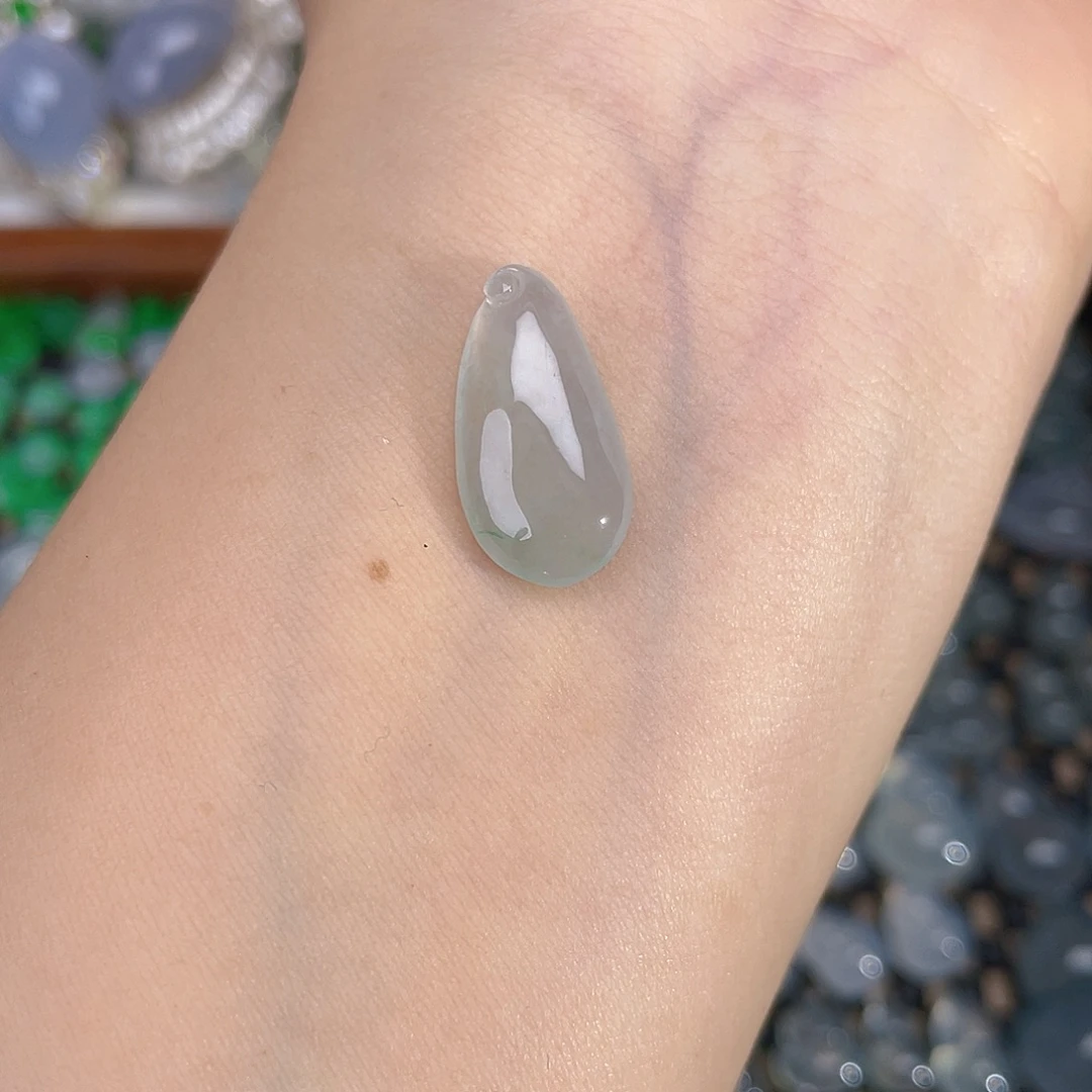 翡翠未镶嵌颈饰天然缅甸A货翡翠