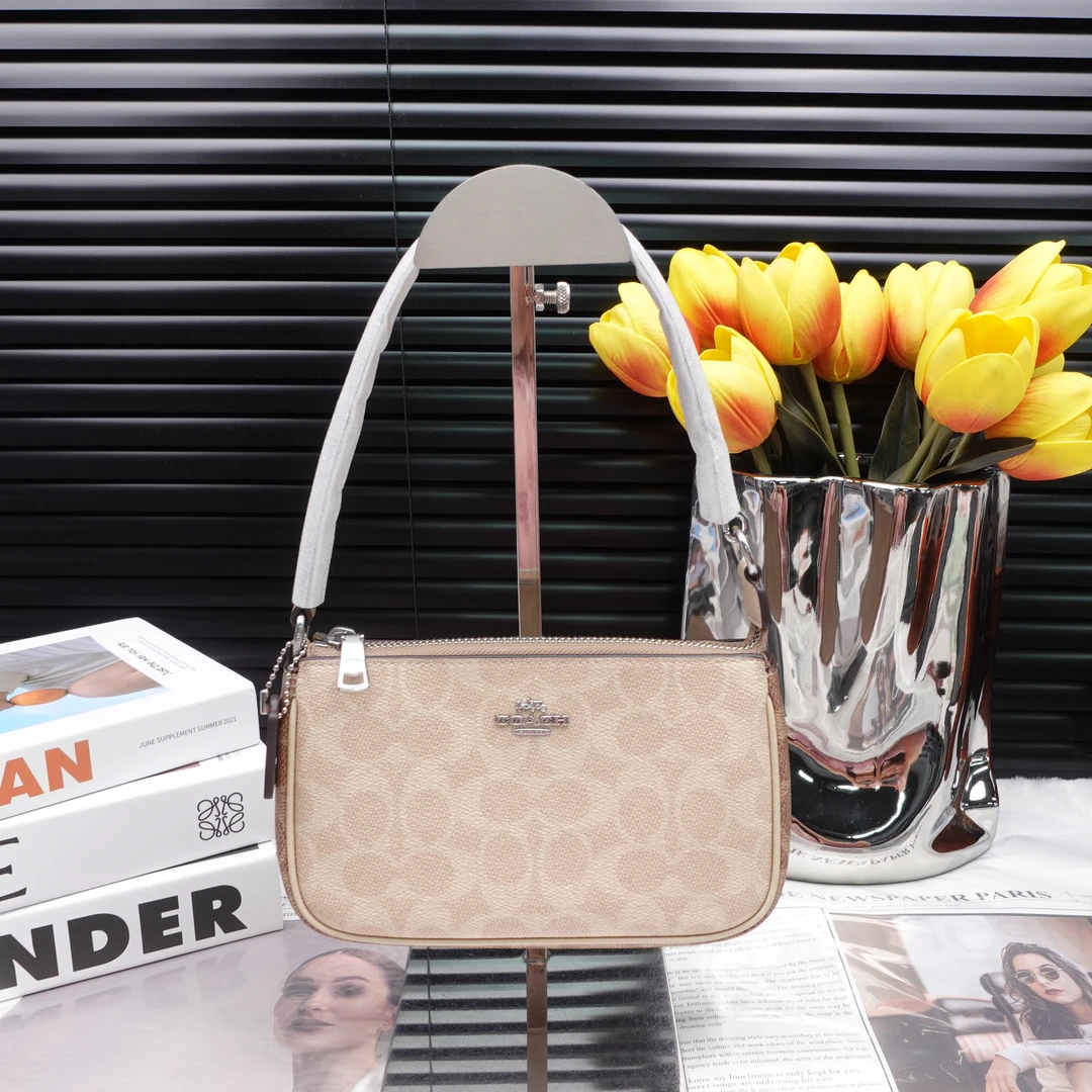 95新 COACH/蔻驰 单肩包/T10204850