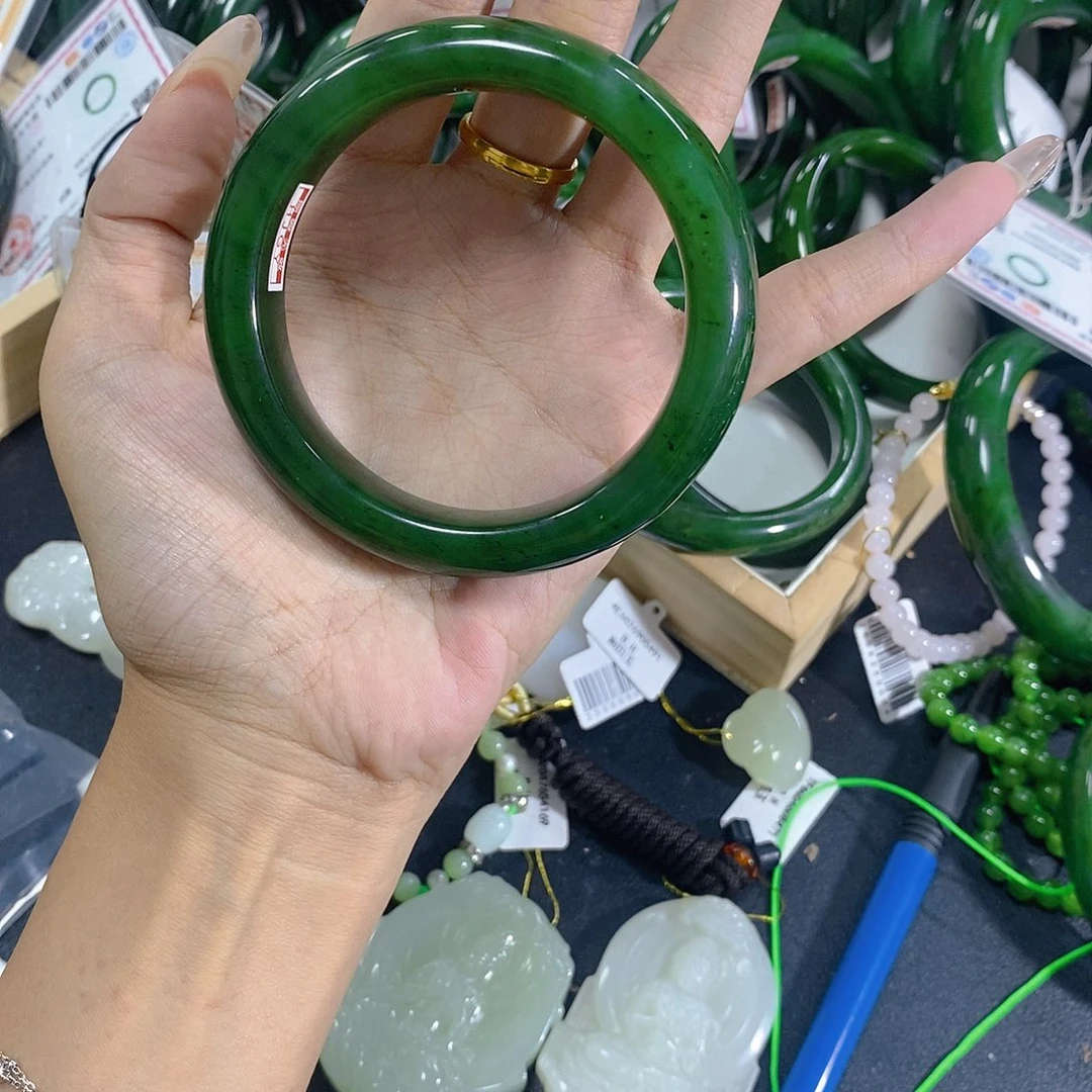 阳***柏未镶嵌手链和田玉